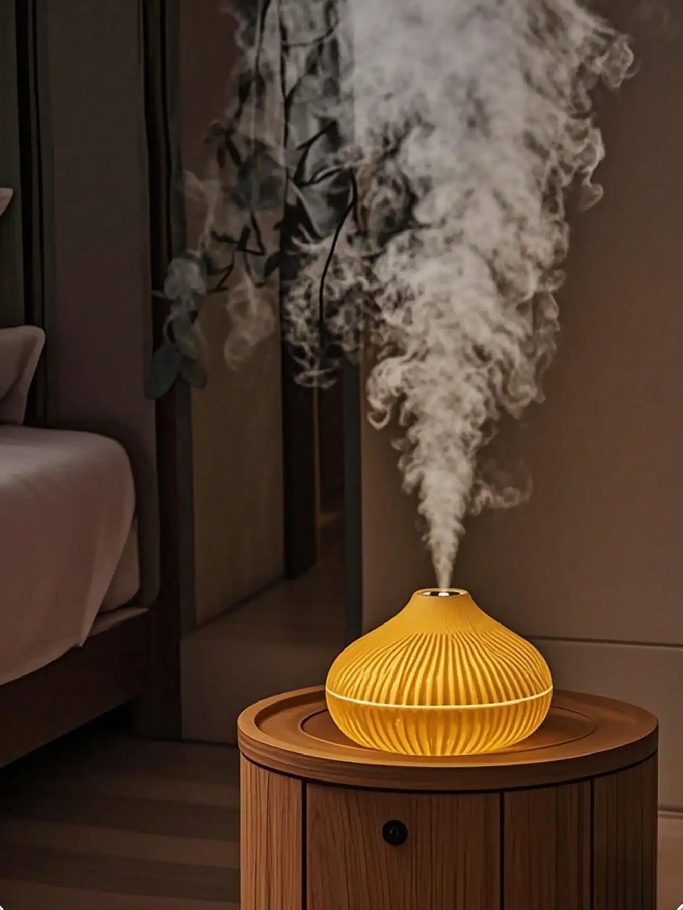 Lark Mini Humidifier. Portable Air Humidifier With USB Interface, Suitable For Bedroom, Desk, Plants And Nursery. Lunar Lamp Shape, Ultrasonic Humidification, Silent Auto Shut-Off, Capacity 330ml.sr25080200168157191