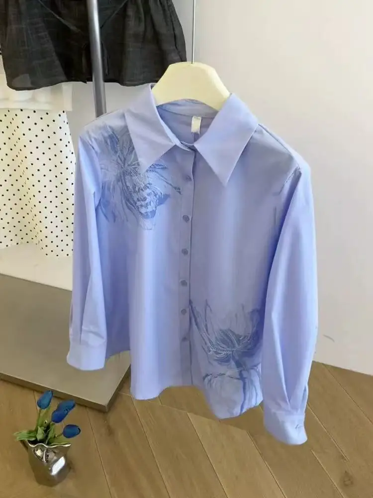 Blusas azules de algodón con bordado de flores de gama alta, camisas para mujer, tendencia de otoño 2025, Top informal holgado de manga larga, ropa para mujer