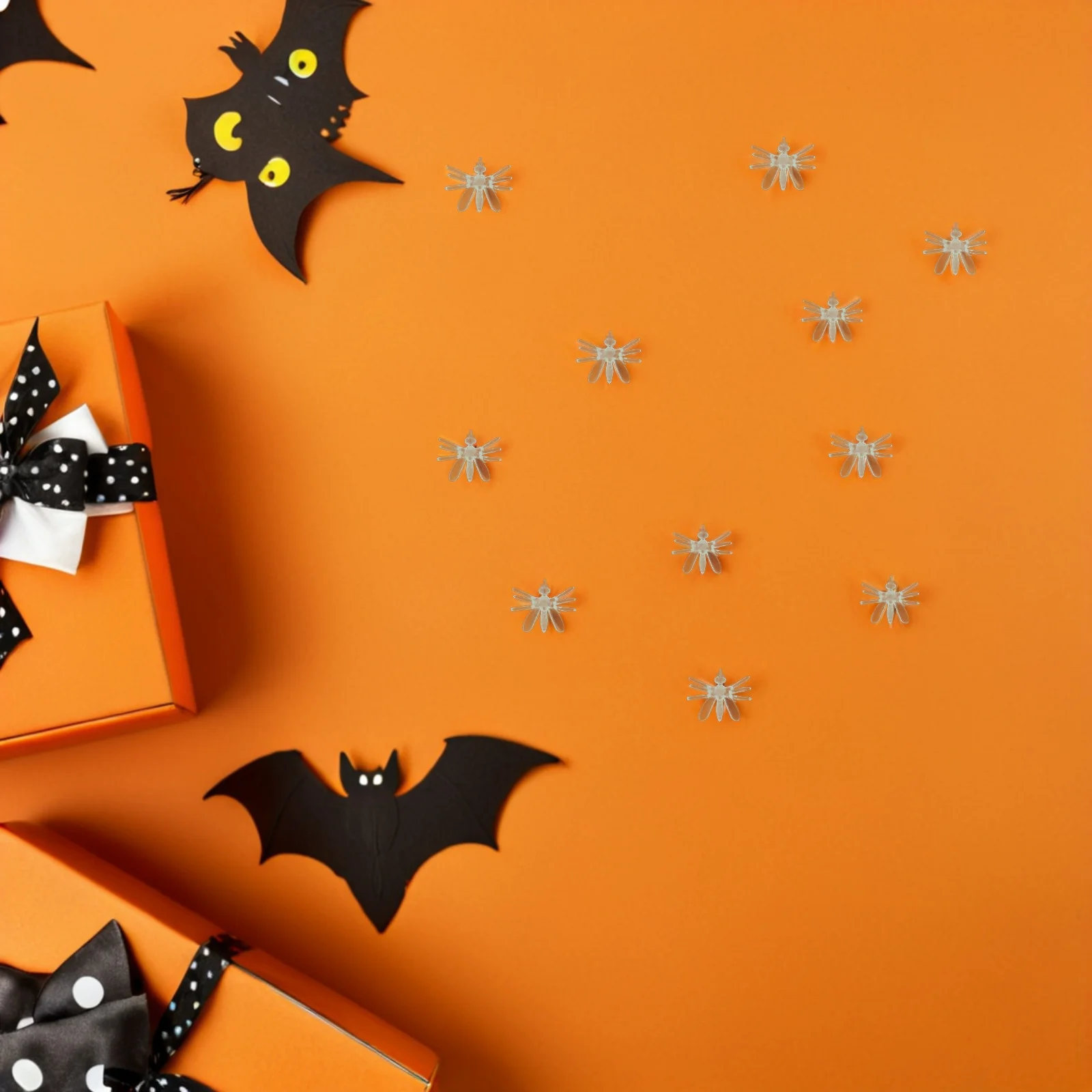 200 Uds. Decoraciones de mosquitos falsos que brillan en la oscuridad fiesta de Halloween interior exterior plástico insecto modelo juguetes broma Gadgets