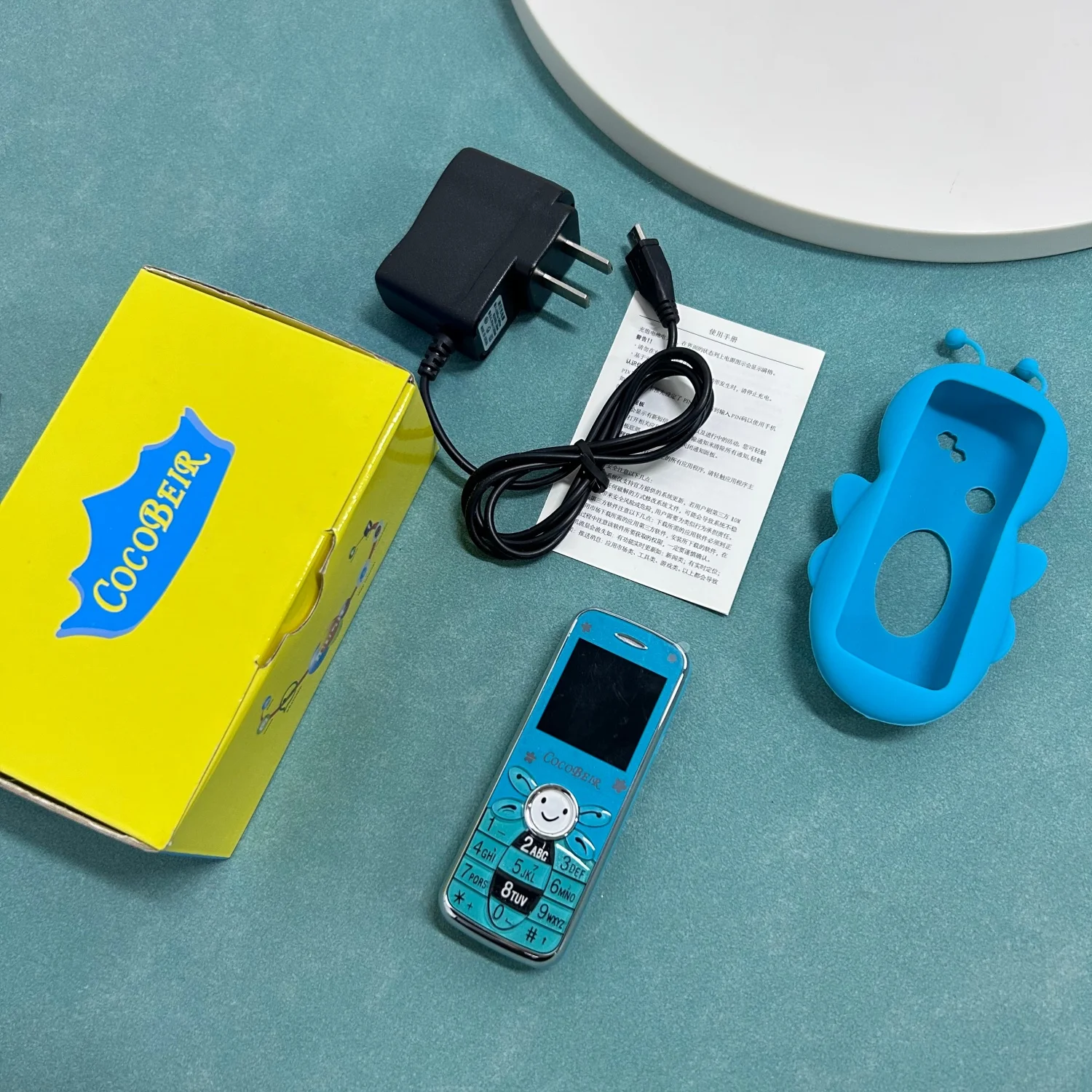 COCOBEIR D666 2G Cute Mini Cellphone Dual SIM Card Camera FM Radio Bluetooth Alarm 1500mAh GSM Mobile Phone Multi-language