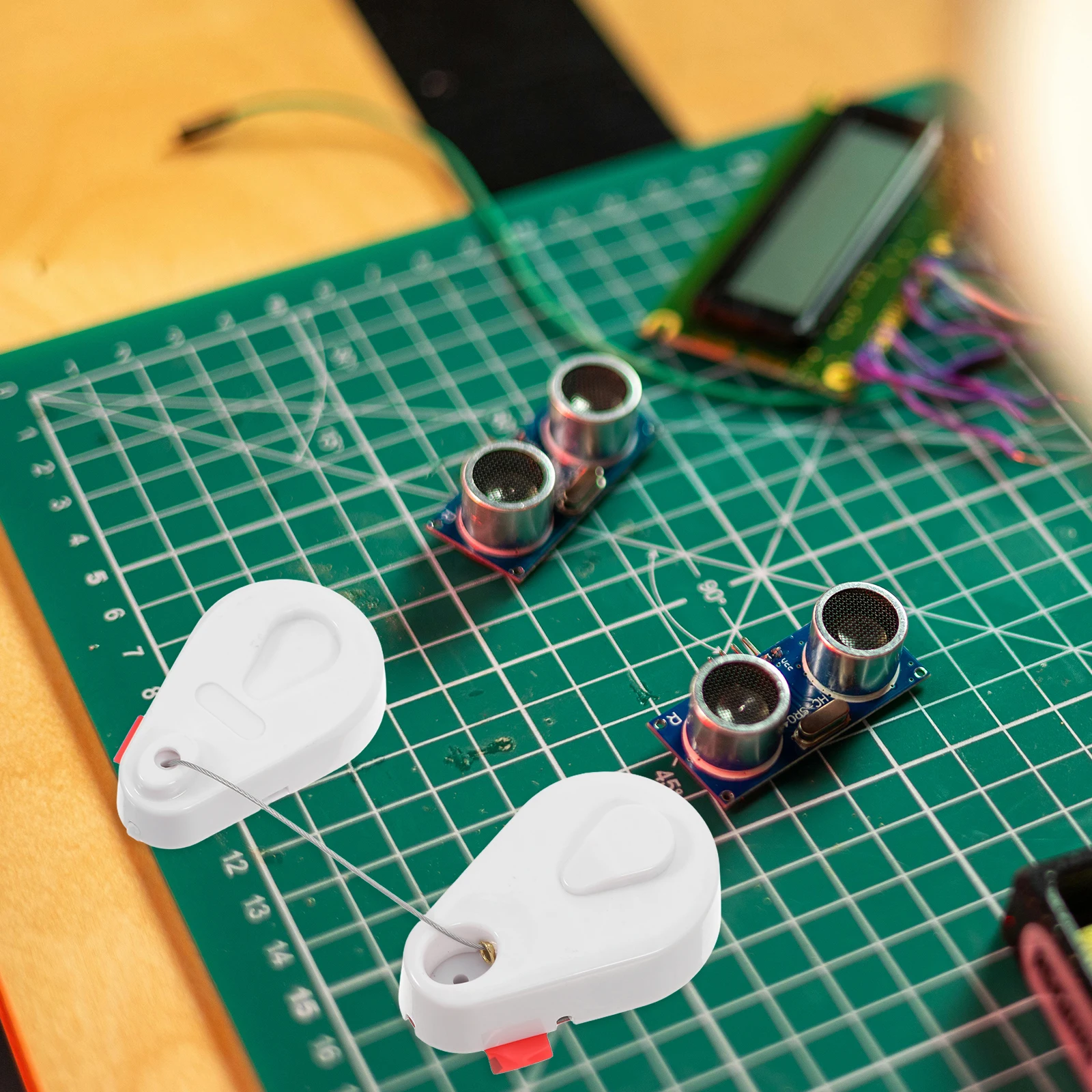 

Retractable Anti Theft Cable Case Wire Holder For Electronics Merchandise Security Loss Prevention Tether Box