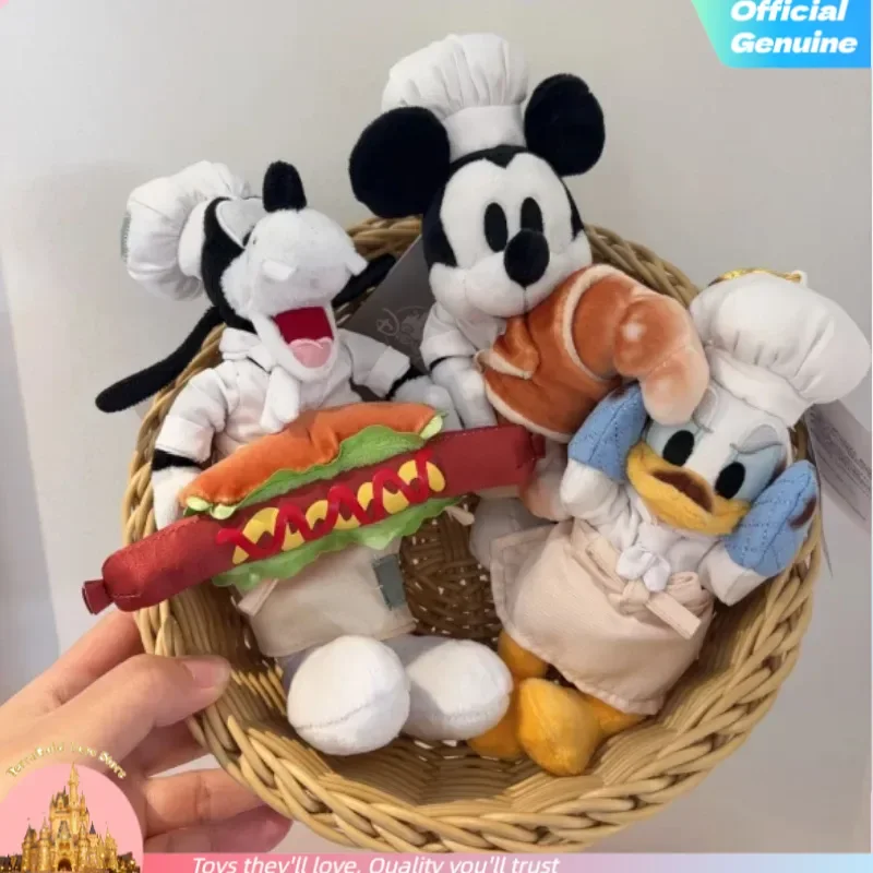 

Новая оригинальная плюшевая кукла-сумочка Disney Mickey Cooking Series: Гуфи, Дональд. Мягкая, милая коллекционная подвеска для сумки, декоративная подушка, подарок на день рождения.