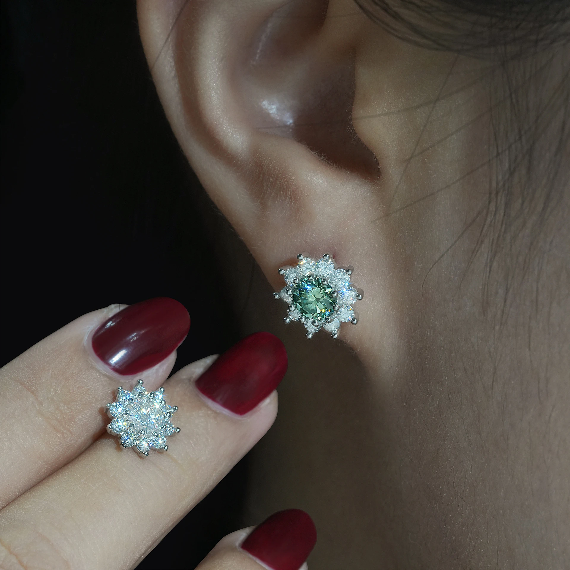 

Пройти тестер бриллиантов Сертифицированные GRA оттенки VVS Diamond Серьги-гвоздики из стерлингового серебра 925 пробы с сине-зеленым муассанитом