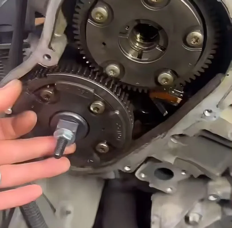 車のカムシャフトタイミング調整ツール メルセデスベンツ M276 M278 および M272 スプロケット調整 T100 専用ツールに適しています