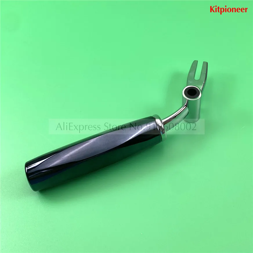 ماكينات تقديم الآيس كريم MQL ناعمة ، قطع غيار كرنك ذات مقبض معدني ، رافعة يدوية باللون الأزرق العميق للأغراض التجارية ، تركيب جديد