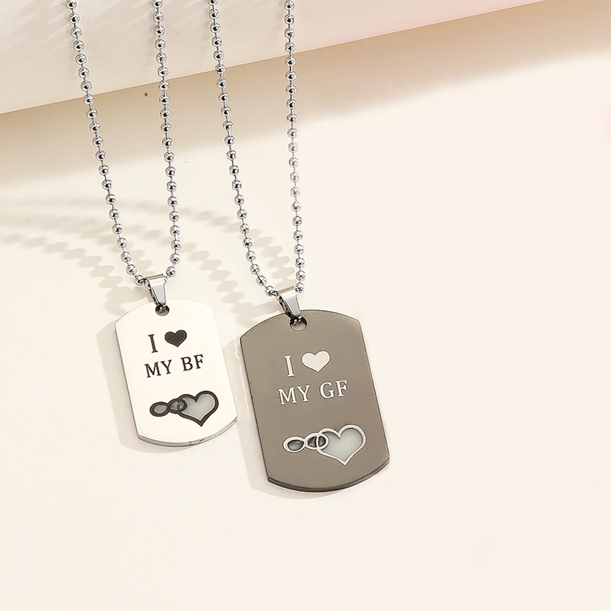 مجموعة مكونة من قطعتين من القلائد المضيئة للزوجين من إنفينيتي، مجموعة هدايا مجوهرات عصرية وبسيطة للسيدات