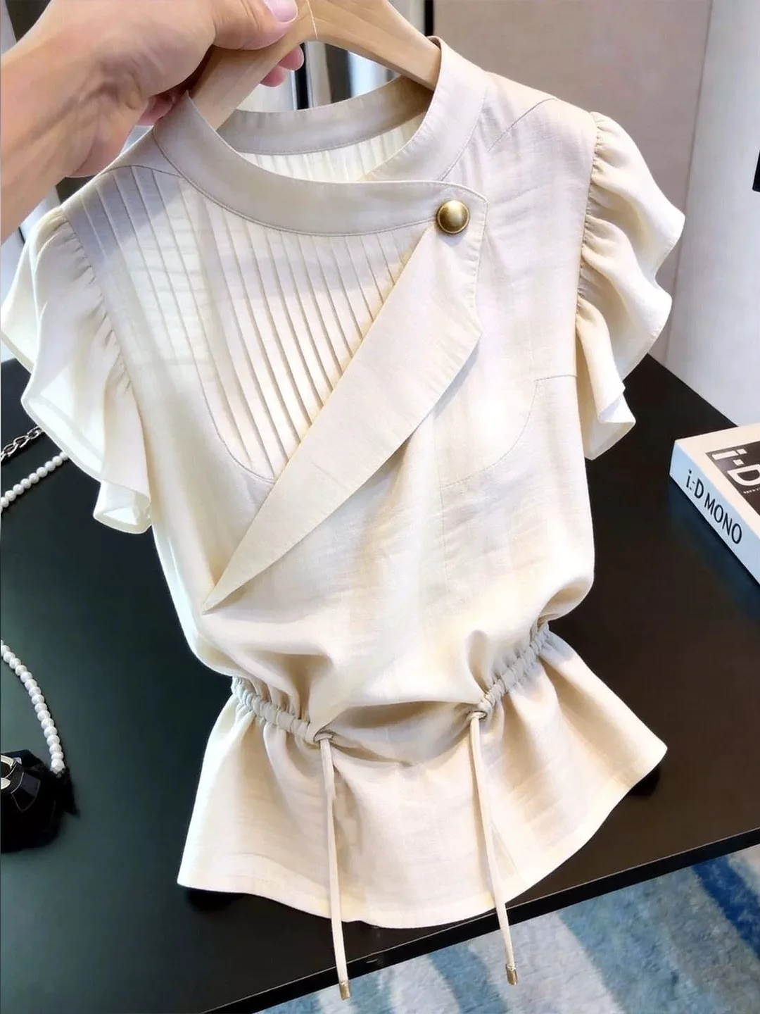 

Elegant Commuter Women's Shirt Waist-Cinching Design Summer 2026 Fashionable Versatile Age-defying Top Korean Style Straight-cut
