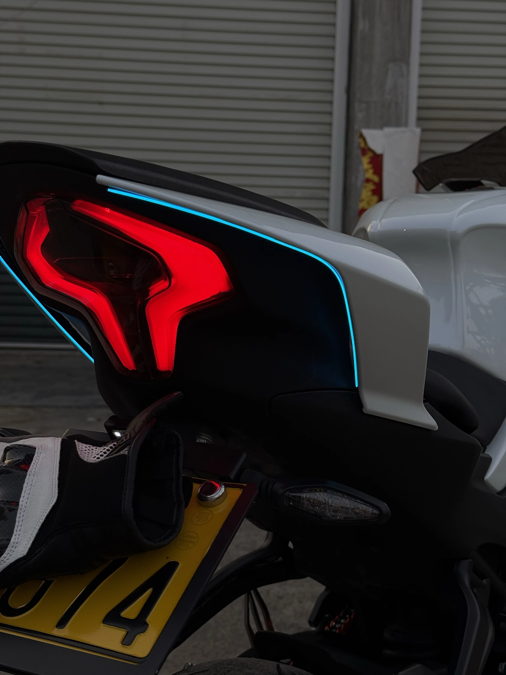 ل CFMOTO 450SR 450 SR SRS CF400-6-9 دراجة نارية الذيل ضوء الخلفية مؤشر LED مصباح لتجميع الضوء الخلفي 2025 #5