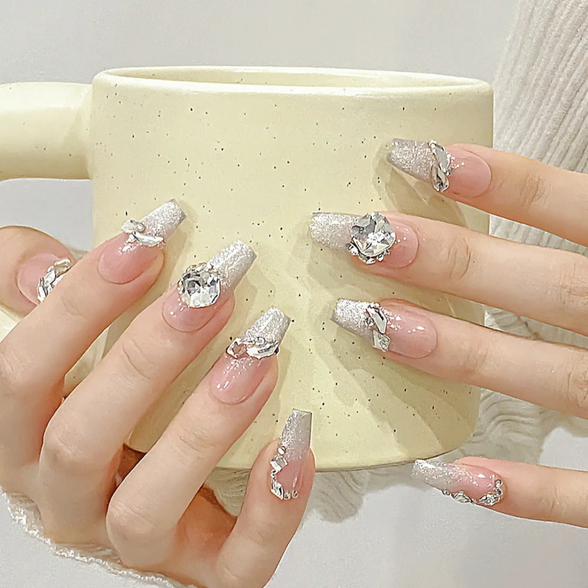 

10pc Light color Press On Nails Flash Cat's Eye Nude Color Fake Nail Patches French Style Glossy Rhinestone Decor Fake Nail Tips