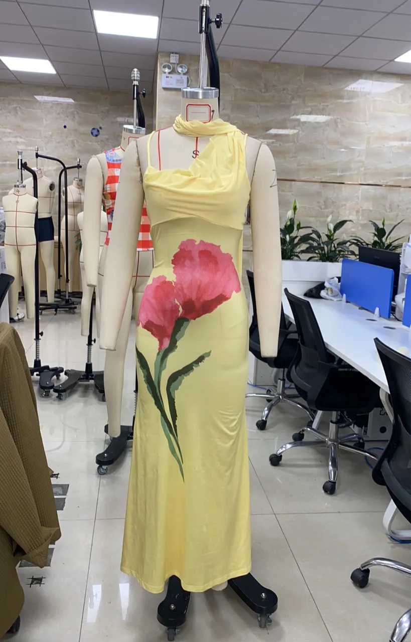 ผู้หญิงฤดูร้อนชุด Cami ยาวพิมพ์ลายดอกไม้สปาเก็ตตี้ Slim Fishtail Dress