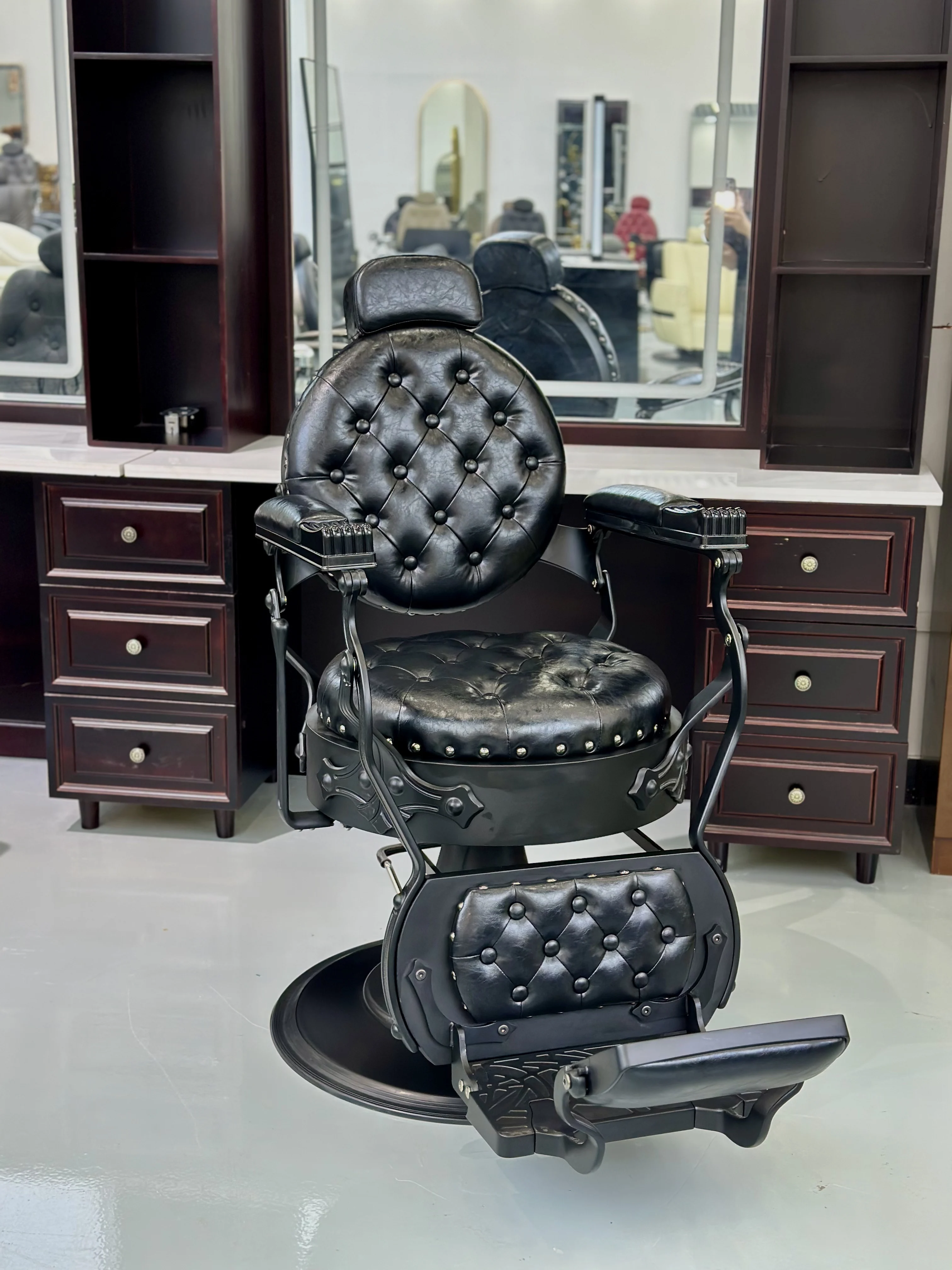 Professional Black Tufted Hydraulic Reclining Barber Chair Heavy Duty Salon Chair Footrest & Headrest Barbershop Beauty