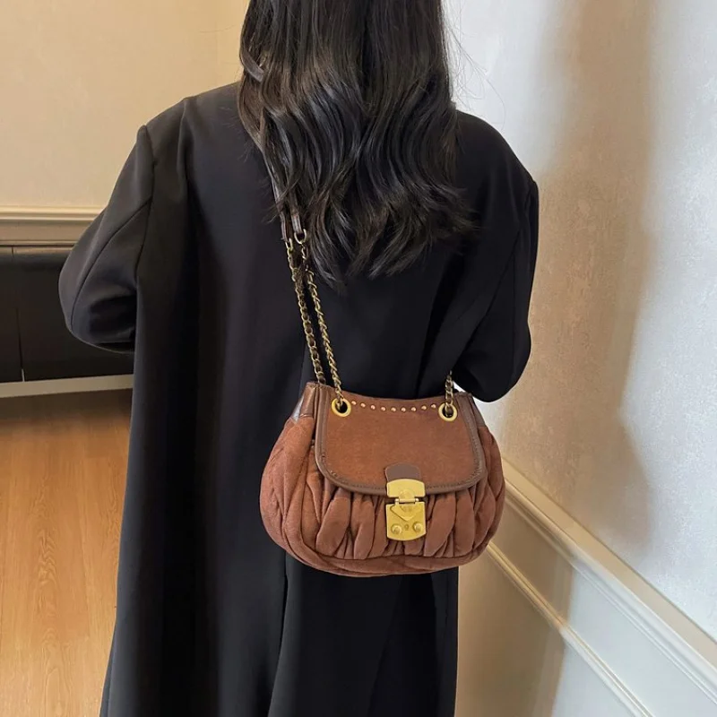 

Luxury Ladies Tote Bag Crafted From Premium Leather Featuring High-End Quality And Paris Trendy Vintage Look​