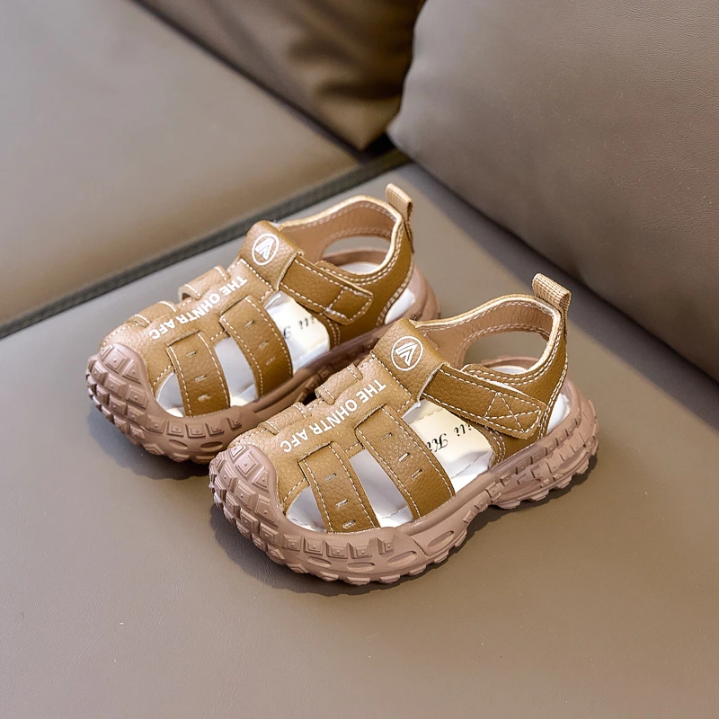 Jungen Sport-Sandalen mit Zehenschutz und Klettverschluss Kinder Strandschuhe Weiche Sohle Trendy 2026 Sommer Neue Kinder Freizeitschuhe Rutschfest – Detail 4