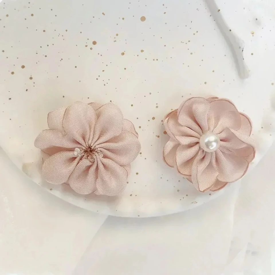 Cute Fabric Flower Embellishments for DIY Projects