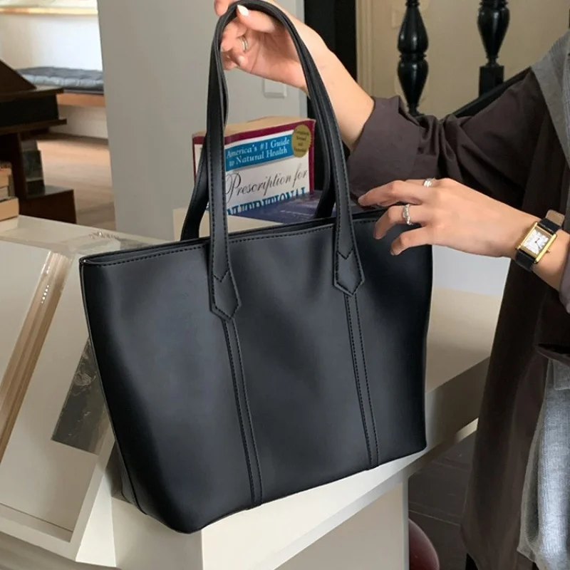 

Women's 2025 New Korean Style Simple Large Capacity Soft Leather Tote Bag Versatile Commuter Shoulder Bag Underarm Bag