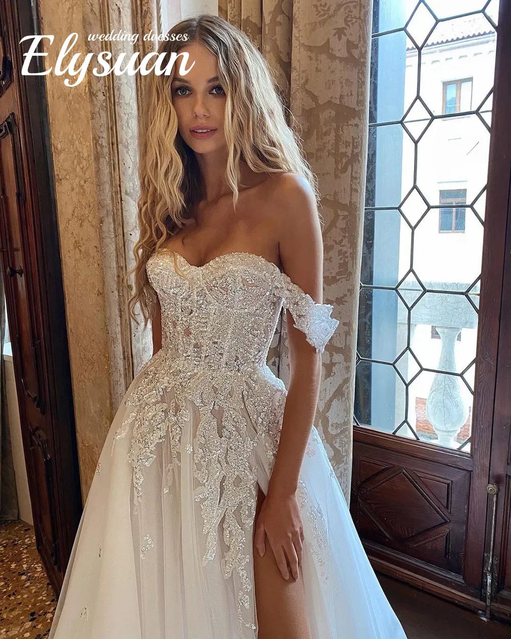 Customized Boho Wedding Dresses Crystal Beading Off the Shoulder Lace Appliques A-Line Wedding Gown Sweetheart Bridal Gown