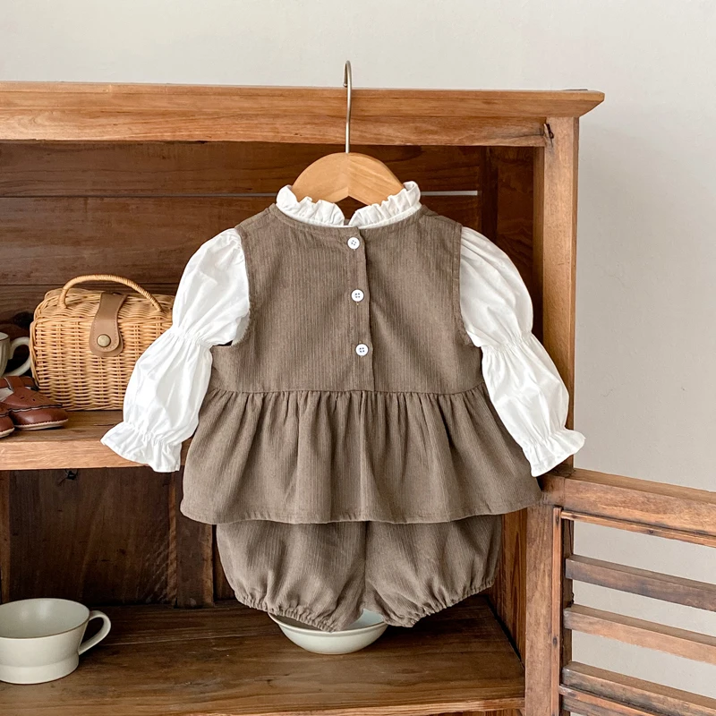 Autumn new 0-3 year old baby clothing girl baby corduroy embroidered vest top pants+fungus collar long sleeved base shirt