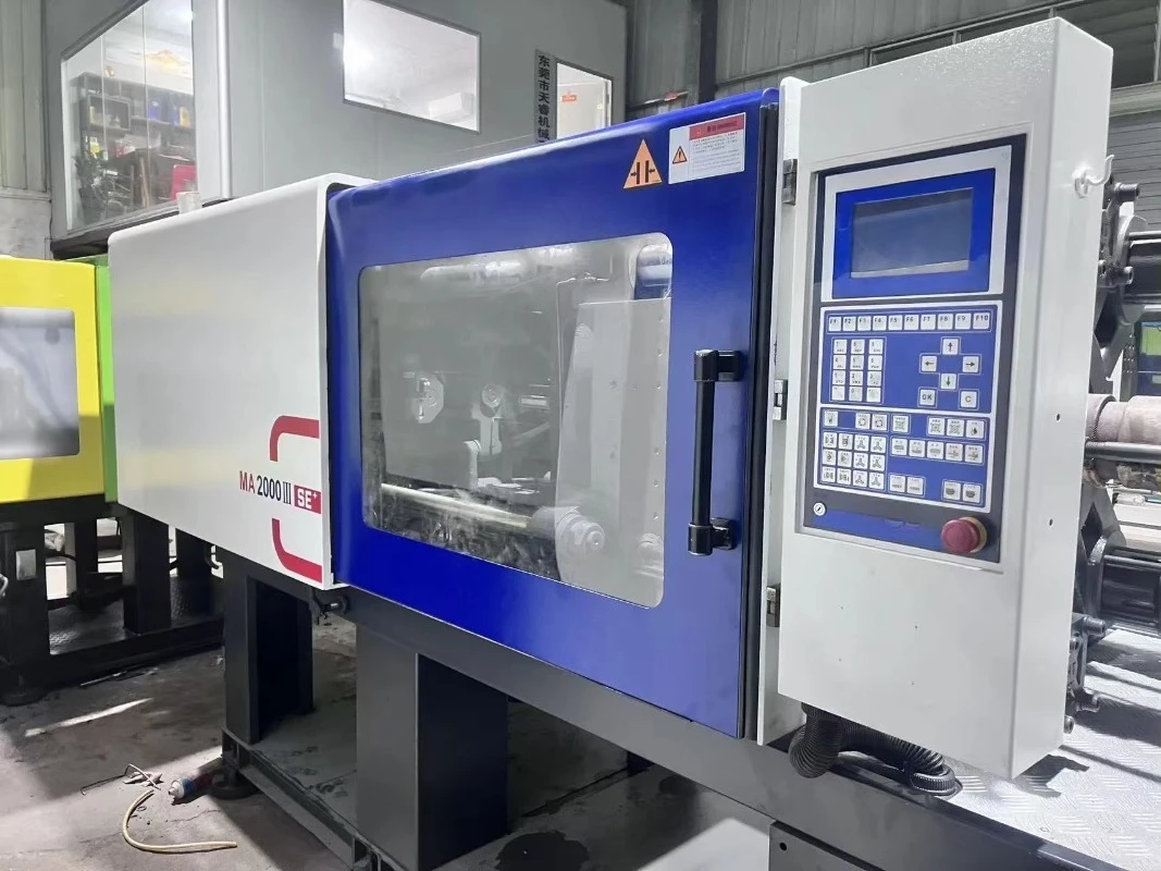 Picture 5: 200 Ton  Molding Machine Plastic  Machine Toothbrush Production Line