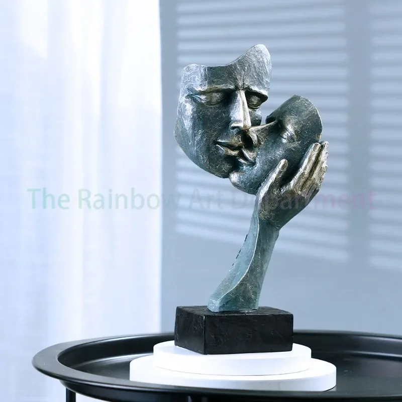 European Silence is Golden Face Sculpture Resin Ornament Couple Kiss Love Abstract Artwork Home Decoration