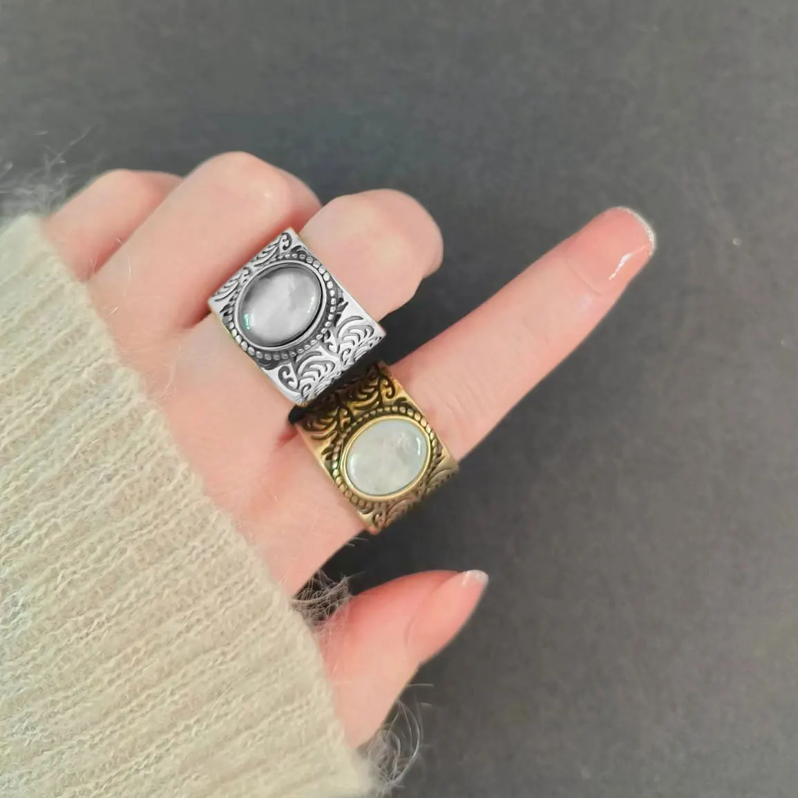 

QMCOCO Retro Open Ring Women Vintage Carved Antique Gold Color White Stone Ring, Adjustable Finger Jewelry For Daily Wear Party