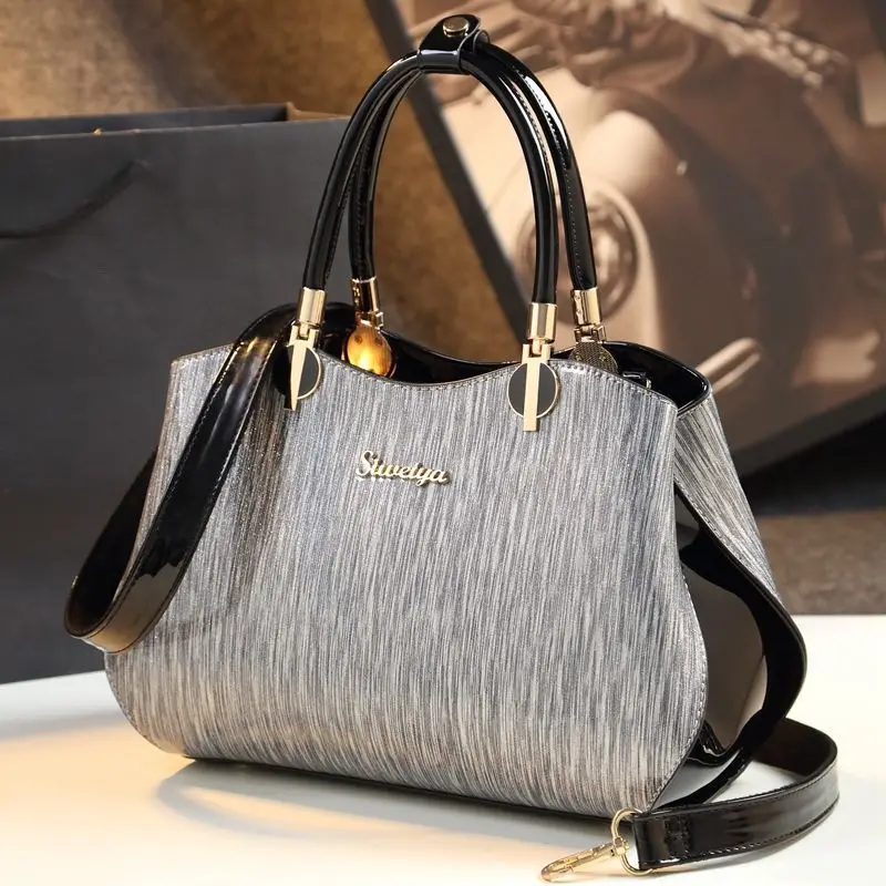 

2024 New Women's Large Capacity Versatile Handbag New Era Women's Exclusive Outgoing Crossbody Bag Showcases Noble temperament