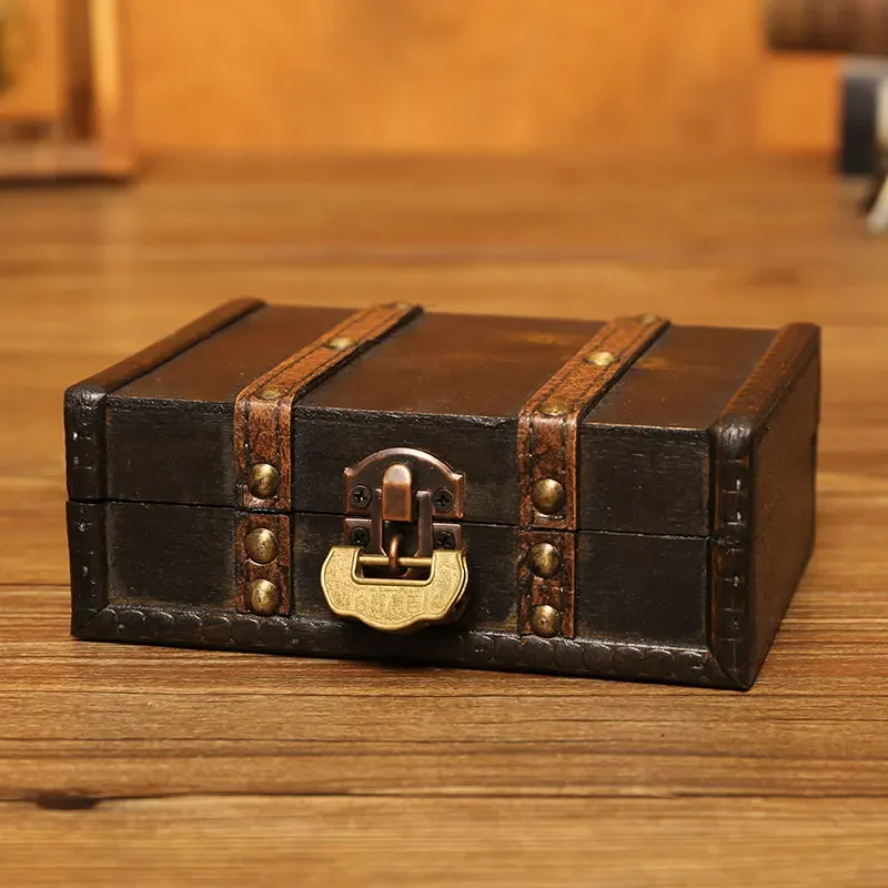 Small box with lock room antique wind password box