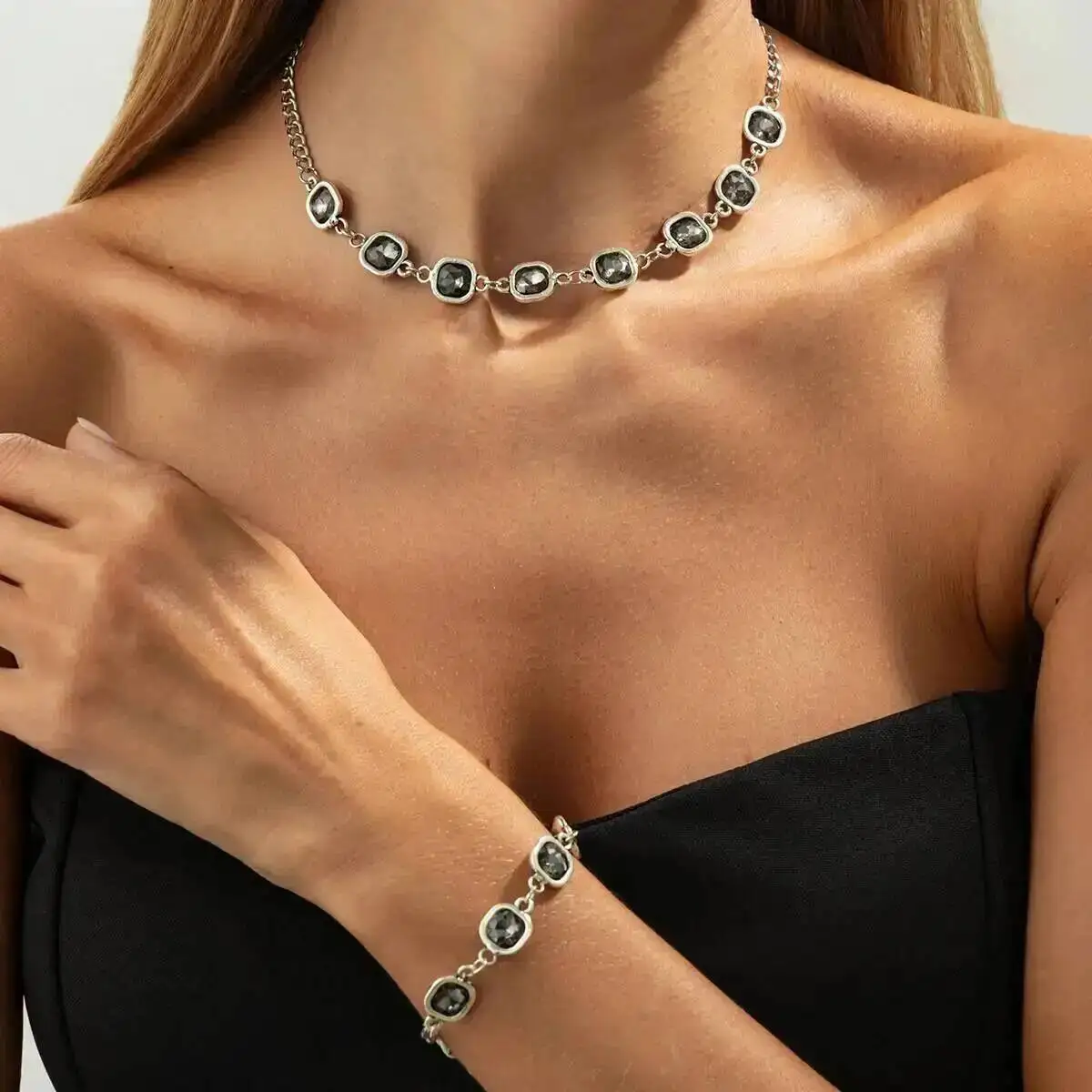 

PuRui Exquisite Luxury Shining Rhinestone Choker Necklace Bracelet Elegant Adjustable Short Necklace Wed Bridal Jewelry Gift Set