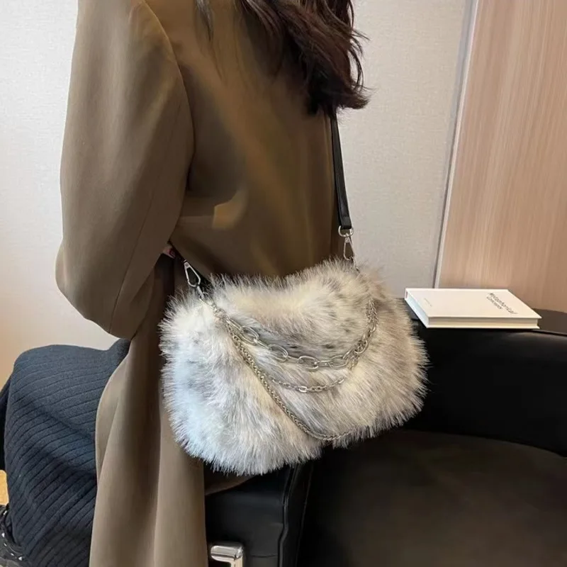 New Gradient Chain Plush Backpack Punk Cute Exquisite Autumn And Winter Shoulder Bag Fashion Casual Fluffy Luxury Female Handbag