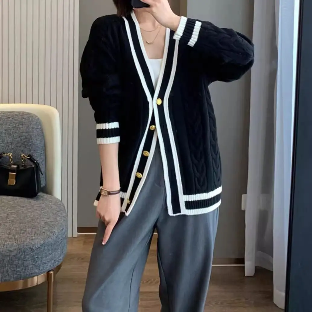 

Thiened Winter Women's Knitted Sweater Overhead Sle V-ne Long Sve Regular Length Cardigan from Daliang Dongguan Guan...