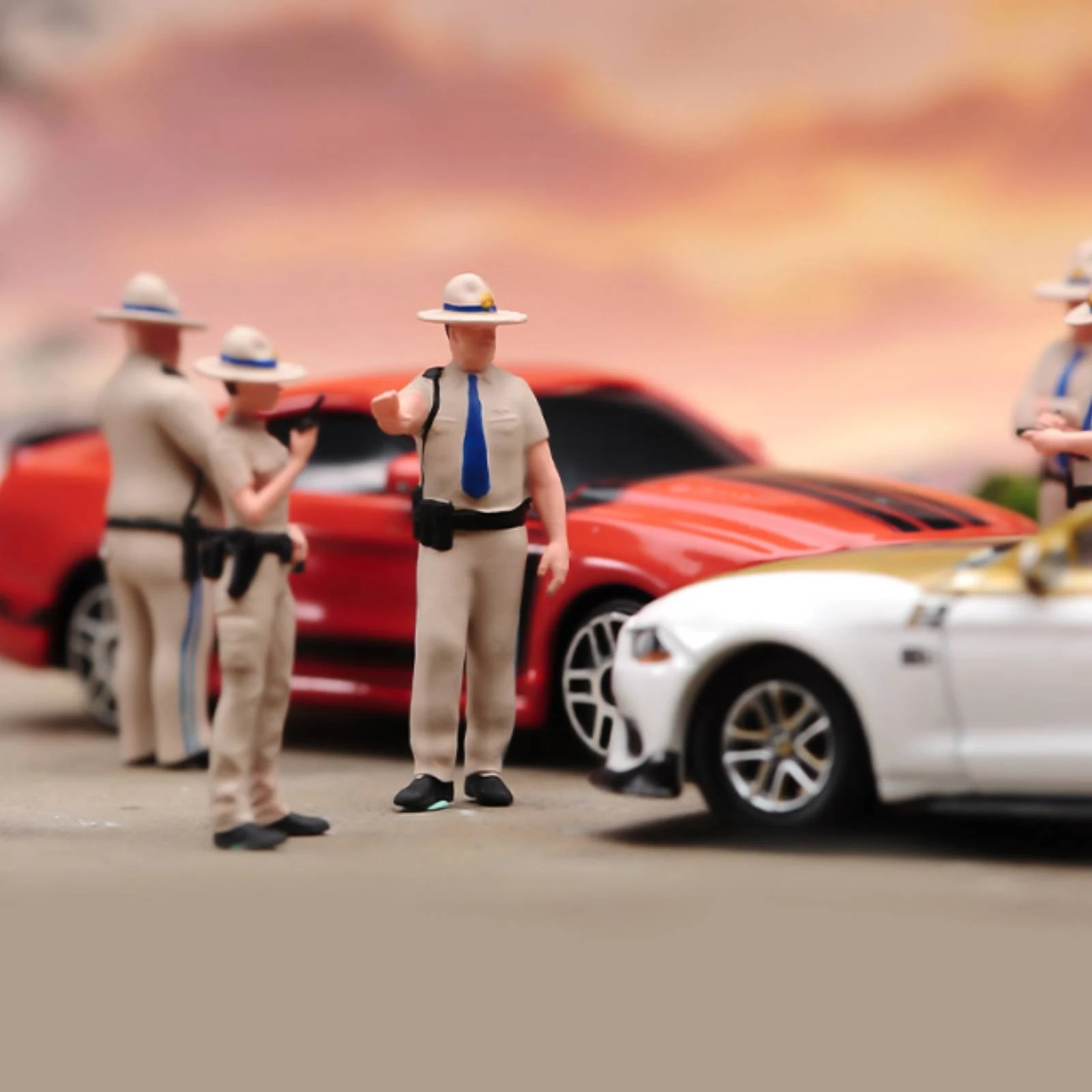 

5 Pieces Hand-Painted Resin Police Figures Blue Ties Miniature Police Figures Community Helper Figure White Hats