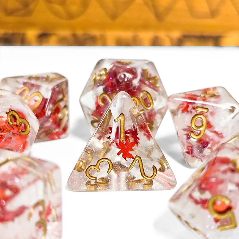 7 قطعة DND النردات شفافة الراتنج الخريف أوراق القيقب نرد متعدد السطوح لطاولة لعب الأدوار بطاقة RPG مجلس لعبة ديكور المنزل