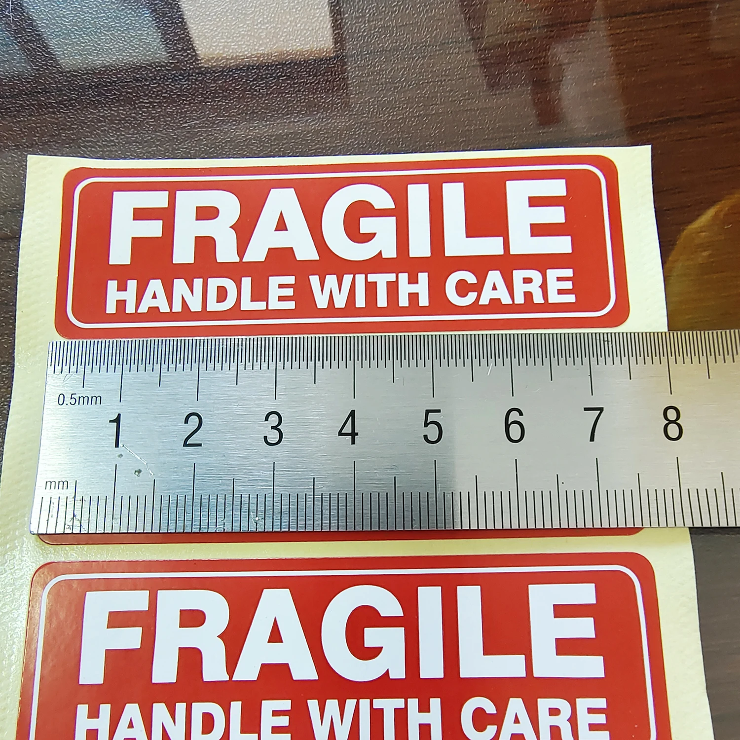 300pcs 76x25mm FRAGILE HANDLE WITH CARE Self-adhesive Shipping Safety Label Sticker Package Protection Reminder Paper Tag