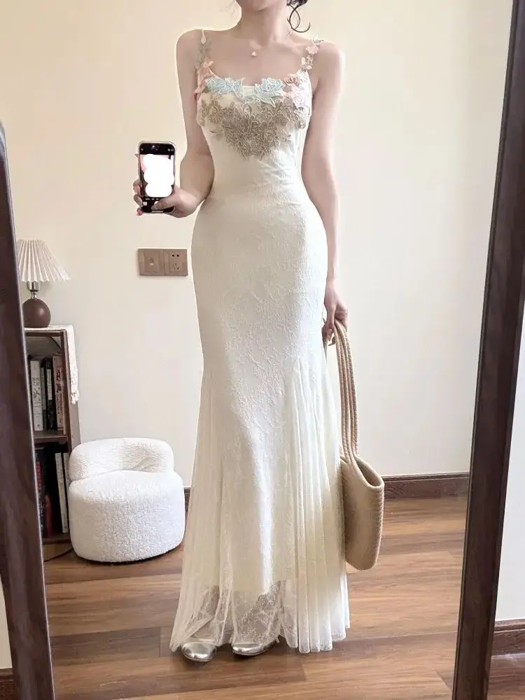 Nuovo design estivo dimagrante in stile francese Senso Fiore di tulle Elegante abito a coda di pesce in pizzo