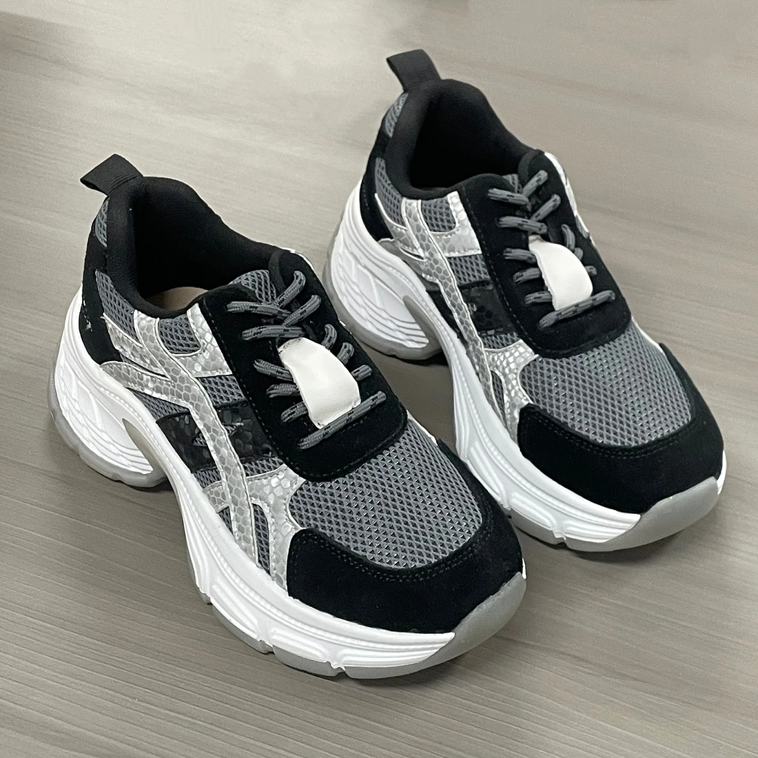 

Jinyu High Quality Ladies Sports Shoes Genuine Leather Party Commute Color Block Heightening Shoes Trendy Women's Footwear