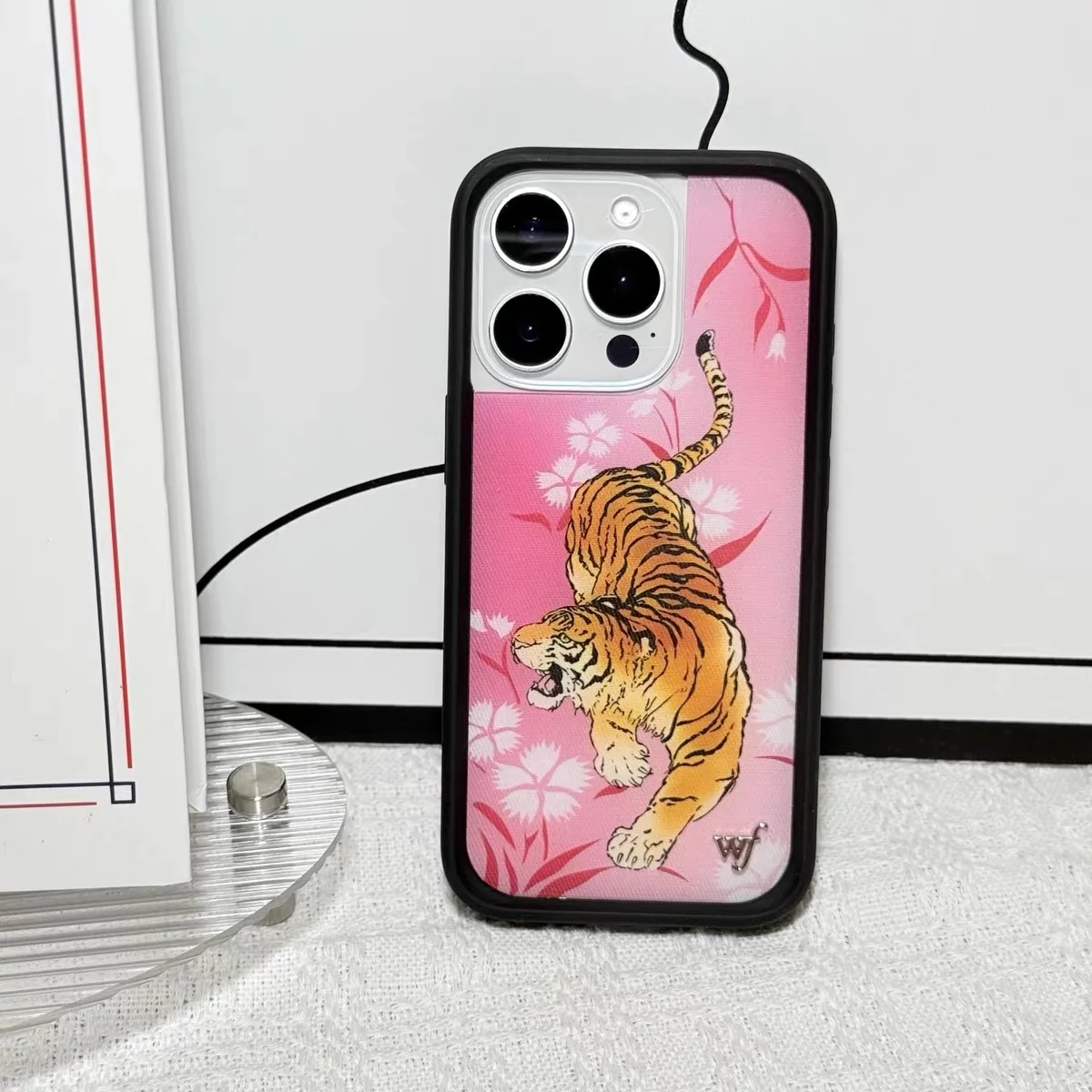 

Wildflower Brand Tiger Blossom Flower Phone Case for iPhone 16 15 14 13 12 Pro Max Plus 17 Pro Max Cute tigress Flower wf Cover