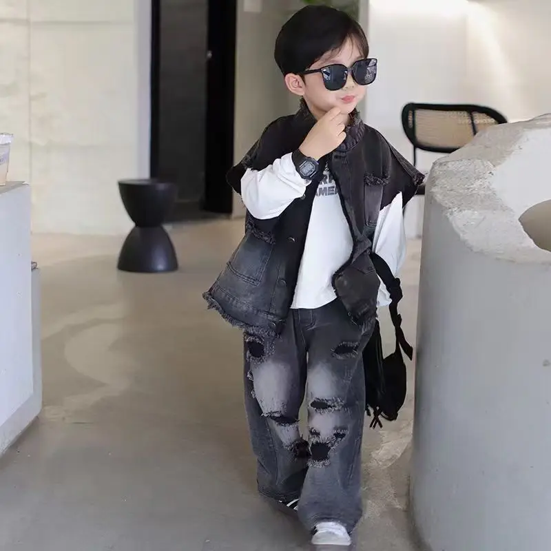Colete + calças para meninos conjunto infantil 2 tamanhos 2025 nova primavera solta versão coreana retrô conjunto de colete jeans 2-8 anos