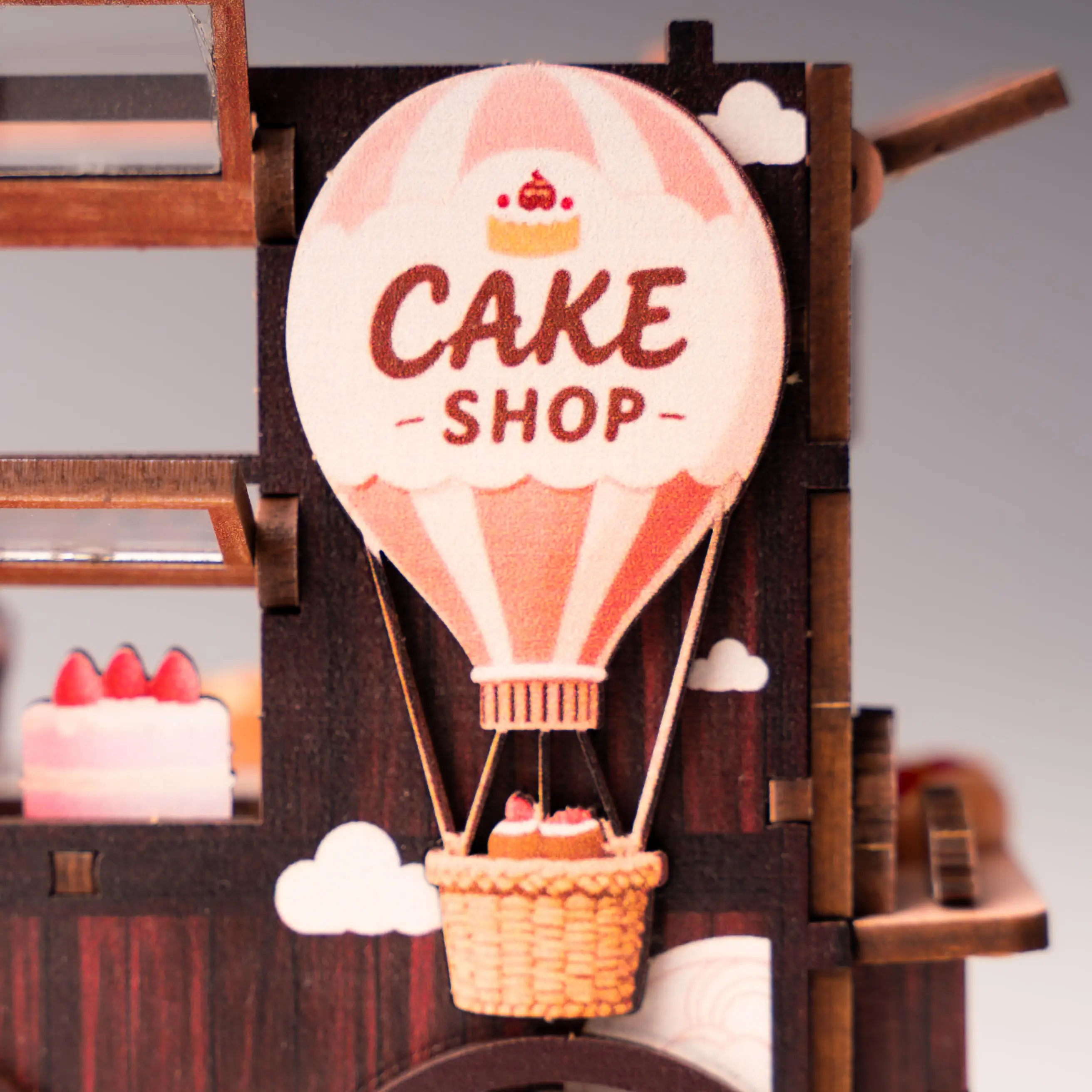 DIY Cake Shop Mini Casa Miniatur-Modellbausätze aus Holz mit LED-Leuchten Puppenhaus mit Möbeln 3D-Puzzle für Freunde Geburtstagsgeschenk