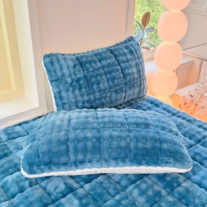 Modern Minimalist Soft Plush Pillowcases (No Insert) - Set of 1 or 2, Queen Size 18.9x29.1 Inches, Machine Washable