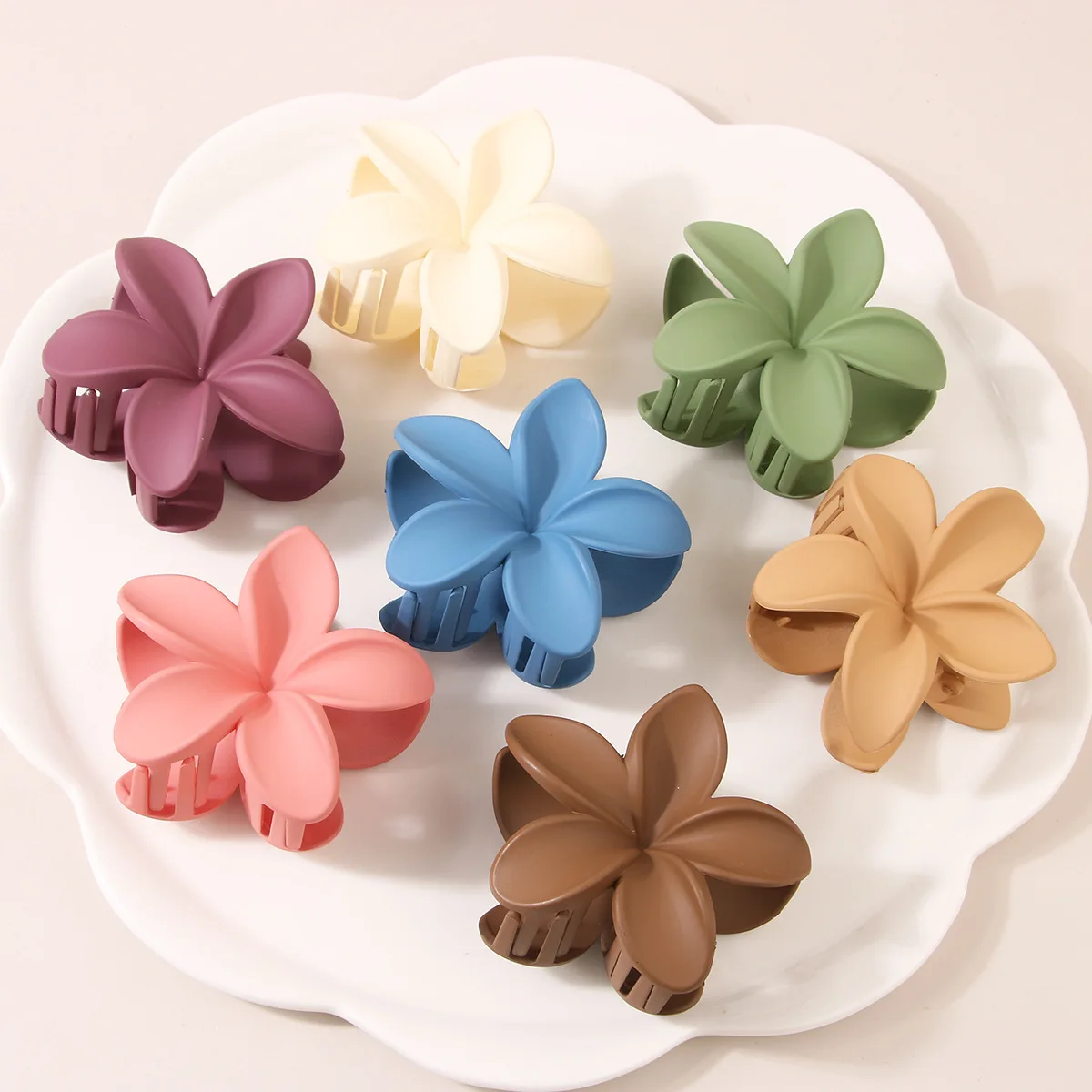 

8CM Women Plastic Barrettes Sweet And Cute Plumeria Flower Shape Hairpin Shark Clip Hair Accessories Matte Solid Color Style