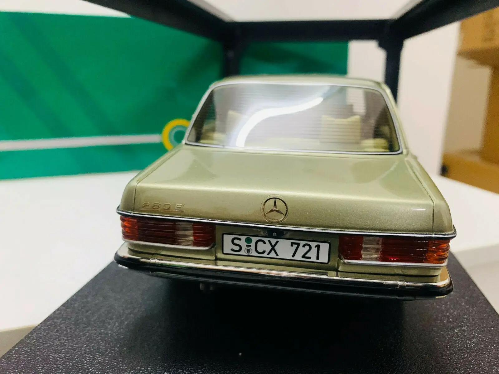 Cult Scale Models MB 280E W123 Green Metallic 1/18 Scale Resin Model