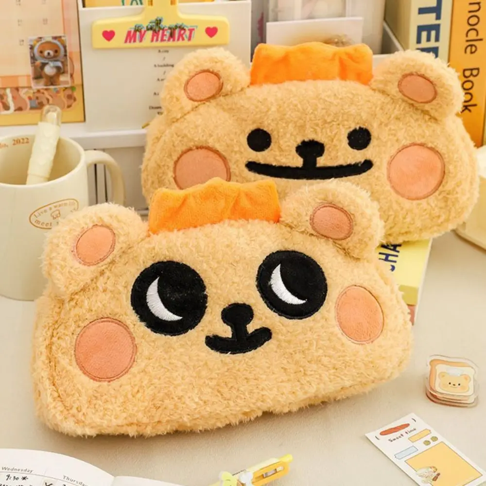 Bearis Bug Series Bearis Bug مقلمة من القطيفة ذات سعة كبيرة وتصميم لطيف على شكل دب من القطيفة حقيبة أقلام على شكل حيوان دمية بسحاب للإغلاق