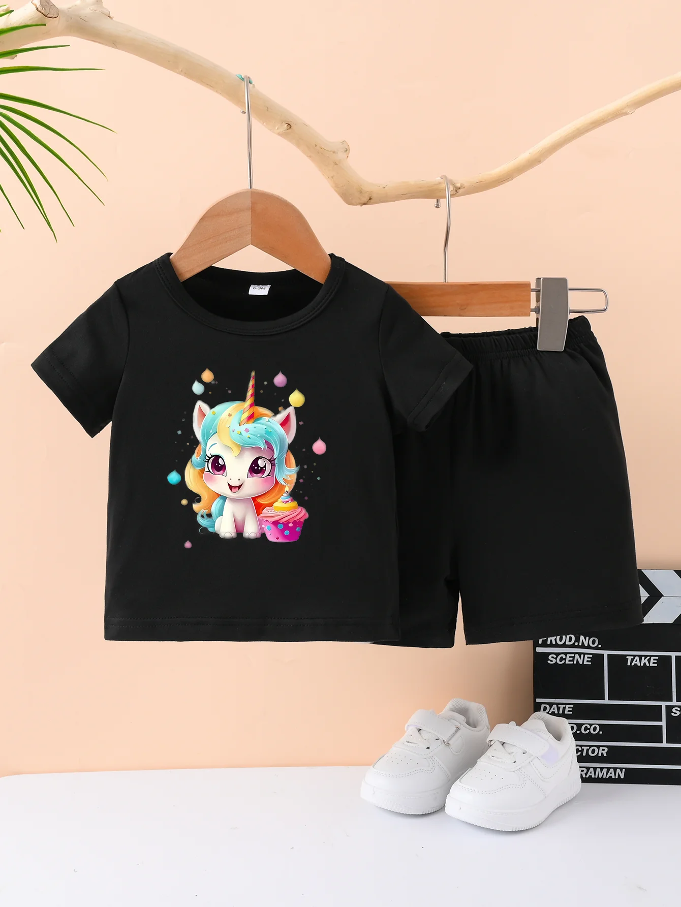 Summer New Male And Female Baby Short Sleeve Black T-Shirt Round Neck Pullover Top +  Casual shorts ﻿