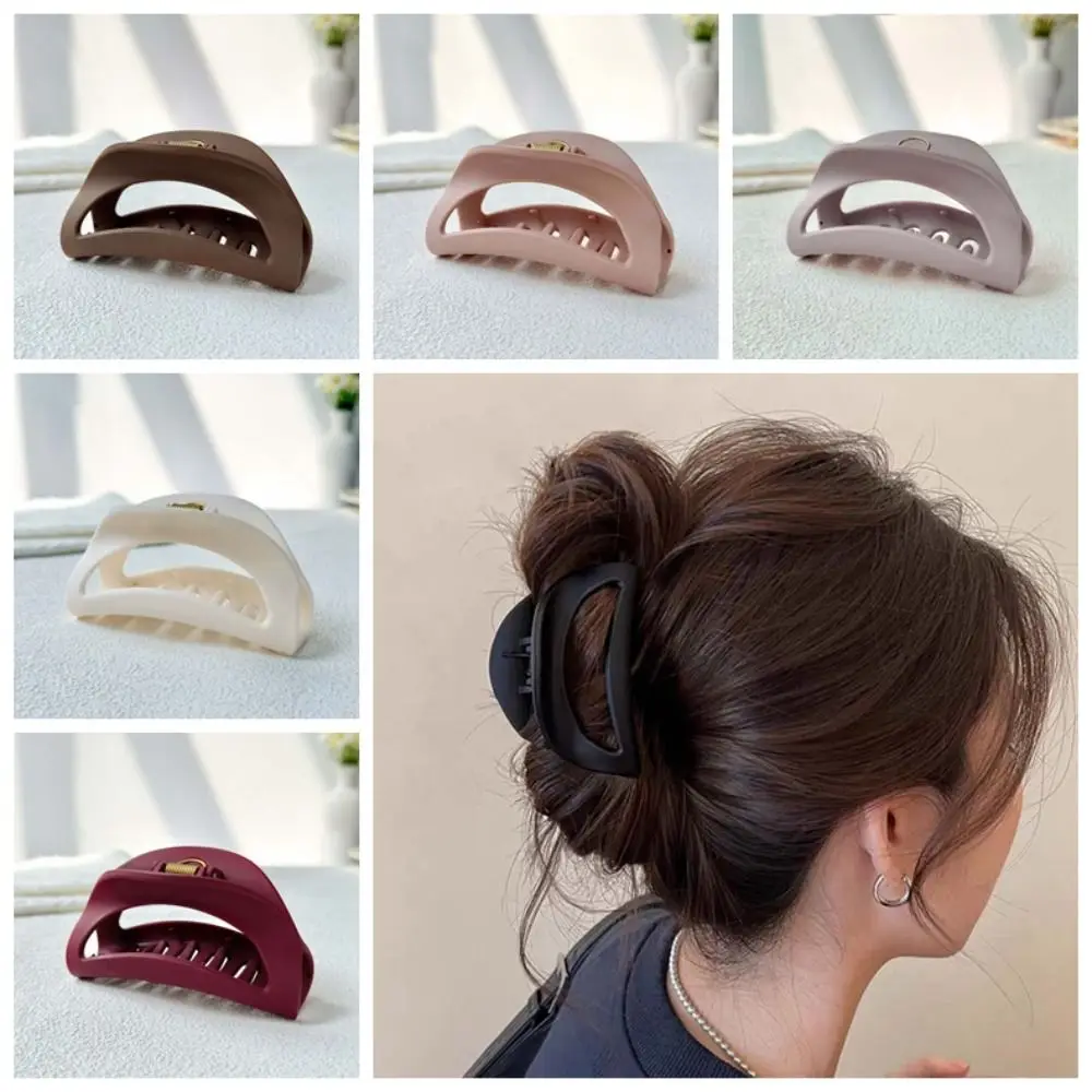 

Safe Silicone Shark Clip Korean Style Creative Semilune Shaped Hair Claw Simple Headwear Elastic Plastic Hair Claw Friends