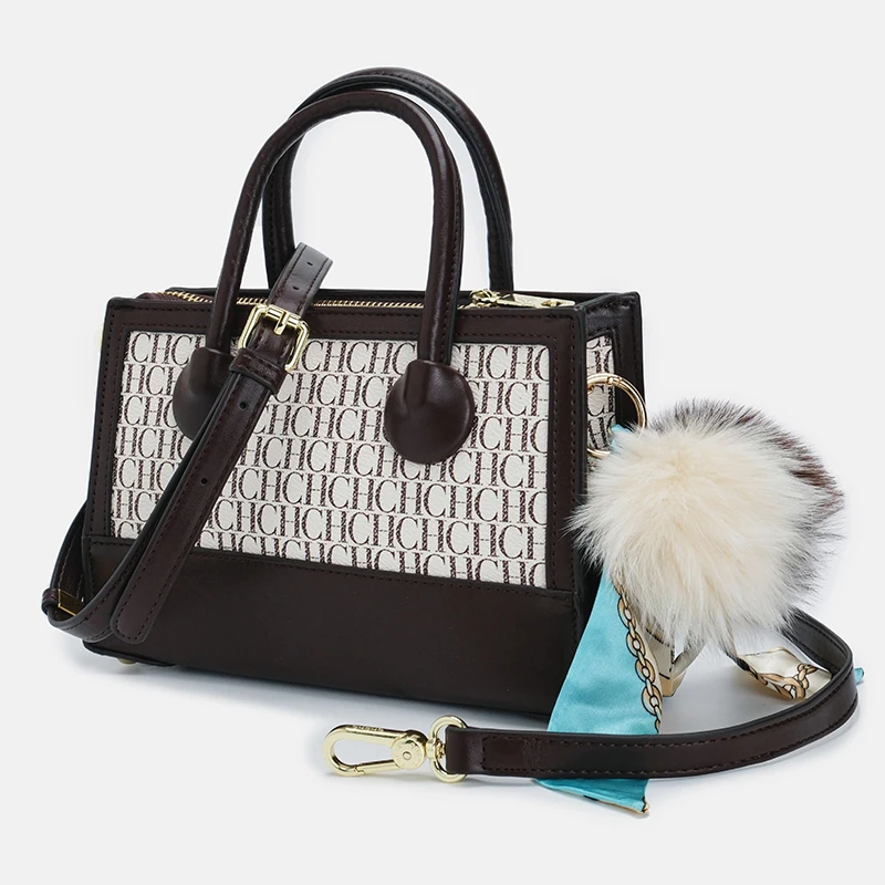

CH Quality Ladies Elegant Popular Light Luxury Adjustable Brand Letter Print Crossbody Handbag with Base Large Capacity High