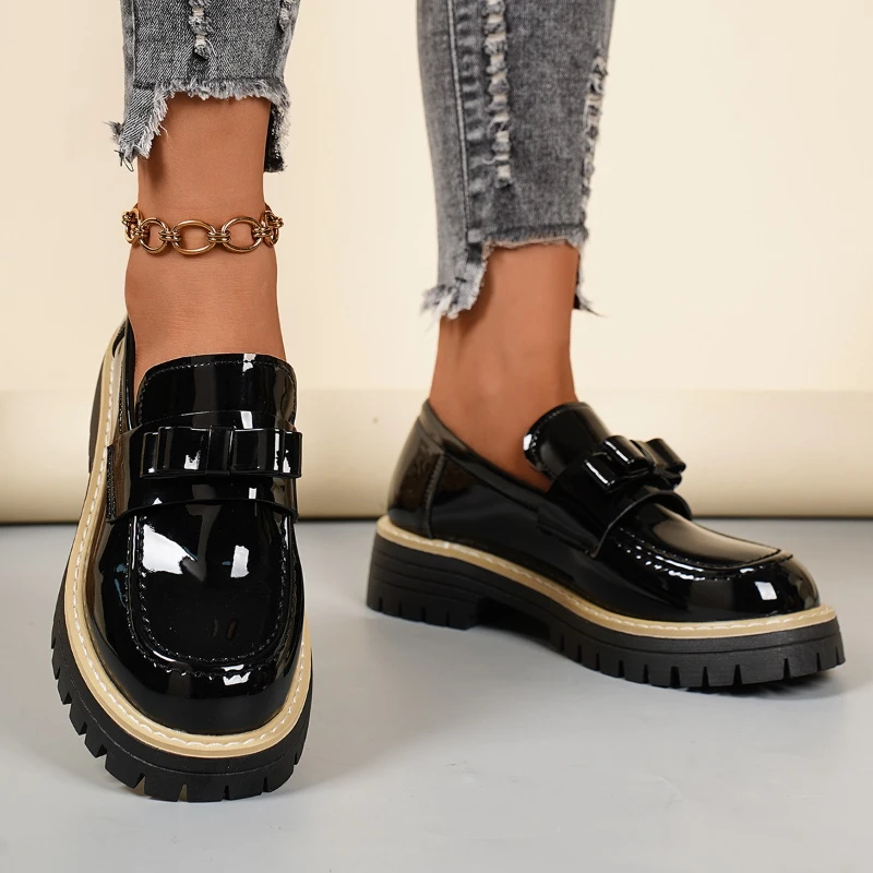 

Women's Black Loafers Women's Thick Heel Chain Single Shoes Round Head Versatile High Heel Small Leather Shoes Autumn New Style