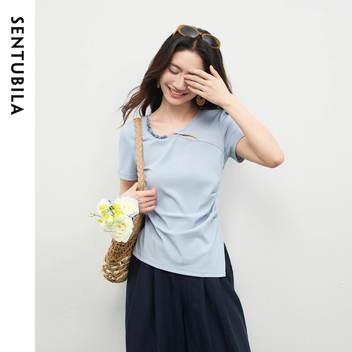 SENTUBILA Minimalist Short Sleeve T-Shirt Women Removable Beaded Chain Asymmetrical Front Crew Neck Pleated Slim Top 162TG4982