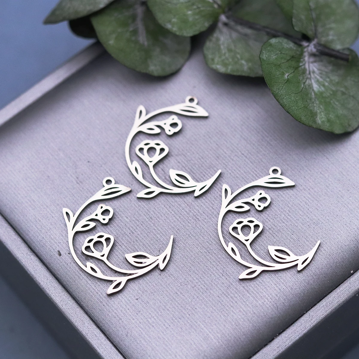 3pcs DIY Fashion Women's Hollow Moon with Flower Branch Pendant Charms For Jewelry Making Crafts Finding Stainless Steel Pendant