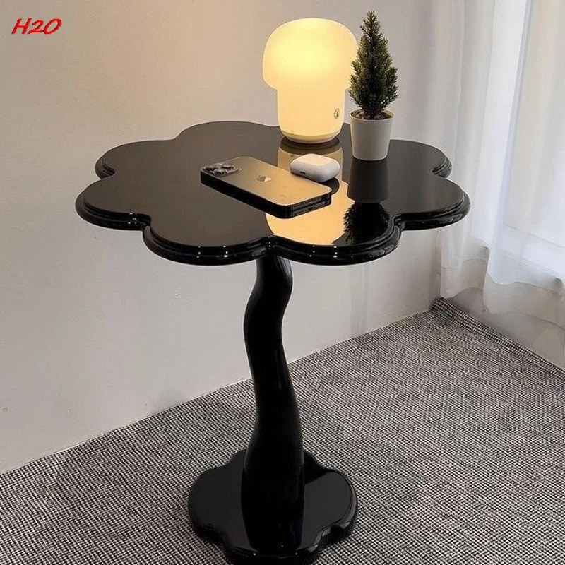 H2O French Petal Side Table Coffee Table Retro Ins Style Living Room Sofa Corner Table Bedroom Italian Cream Coffee Table Hot