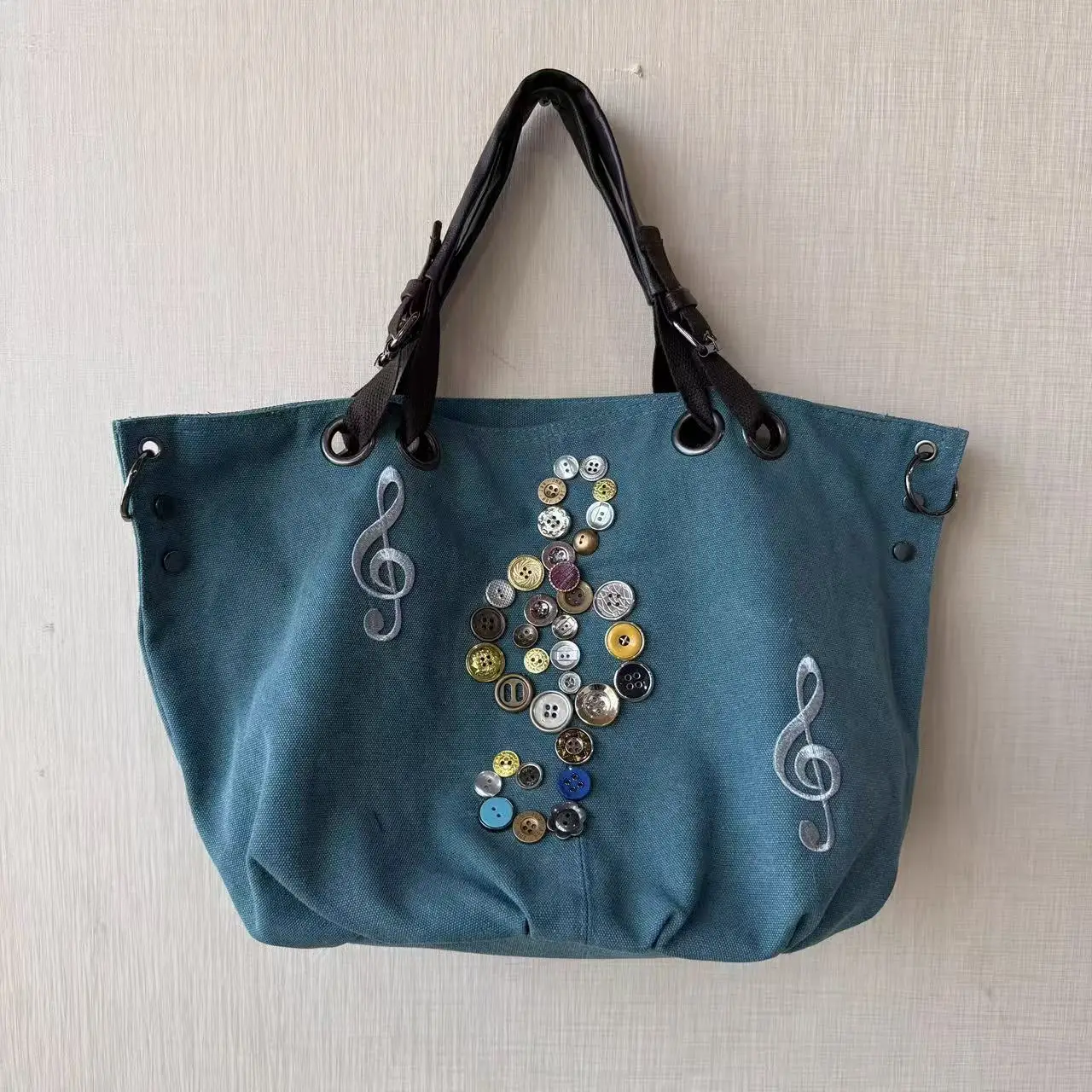 Original Designer Canvas-Tasche für Damen mit Nieten-Verzierung und Metall-Handgriff, Modische Schultertasche für Frauen – Detail 10