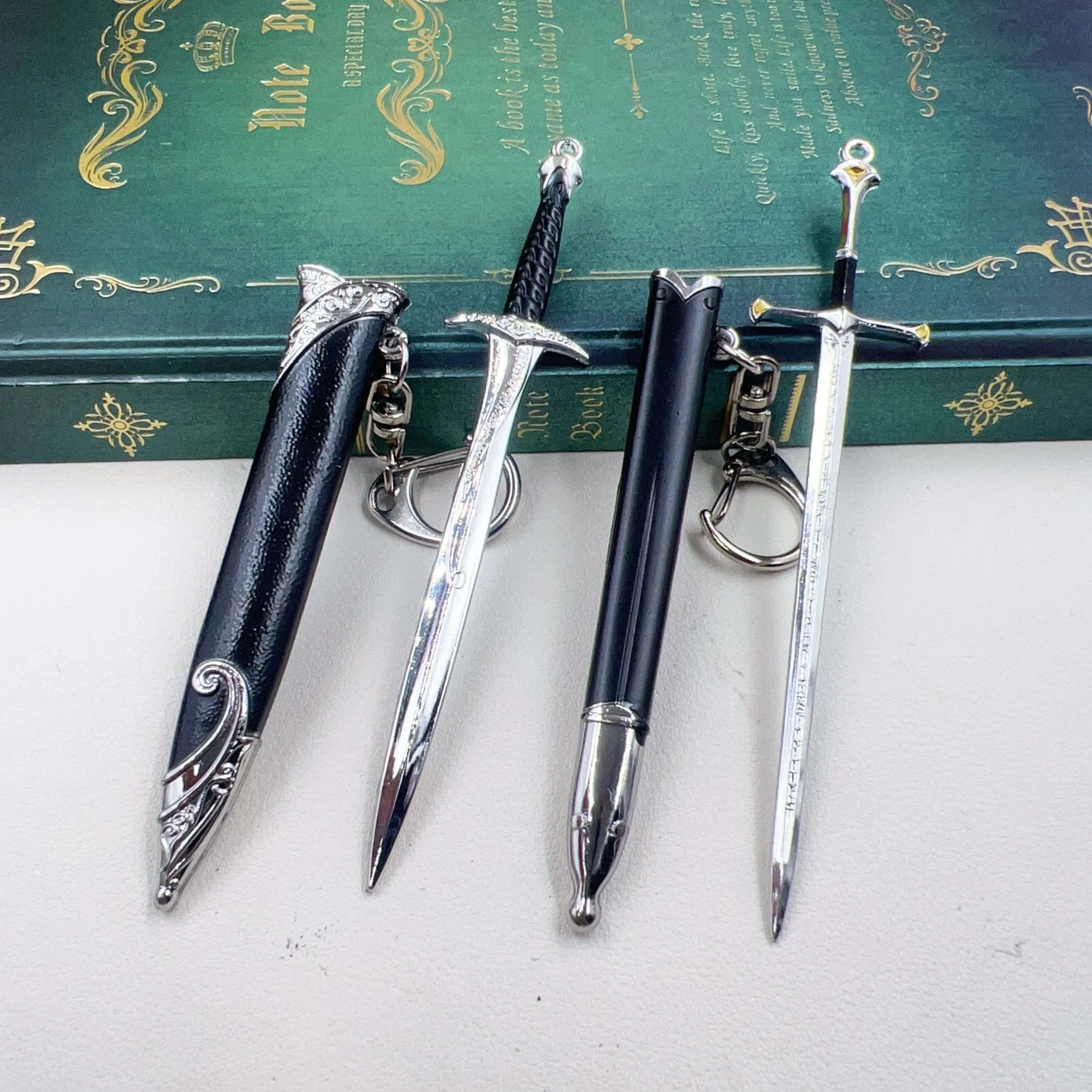 Llavero Narsil Reforzado de 12 cm, Abrecartas Anduril, Réplica Real de Aragorn, Equipamiento del Rey Elessar, Modelo Llama del Oeste